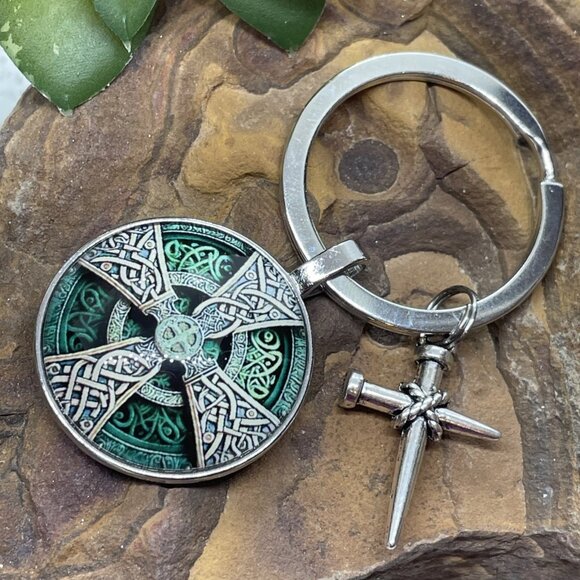 Irish Scottish Celtic Green Lucky Keychain Key ring Keyring Gift wedding CROSS - Picture 2 of 14